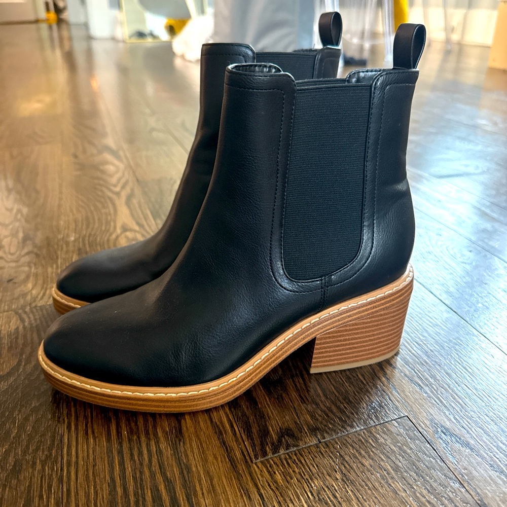 Black leather Marc Fisher ankle boots